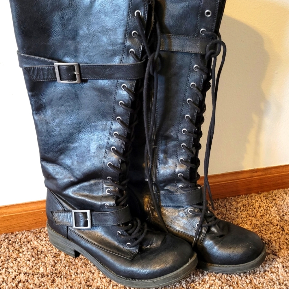 Unionbay womens knee high black leather combat boots. Size 8.5.